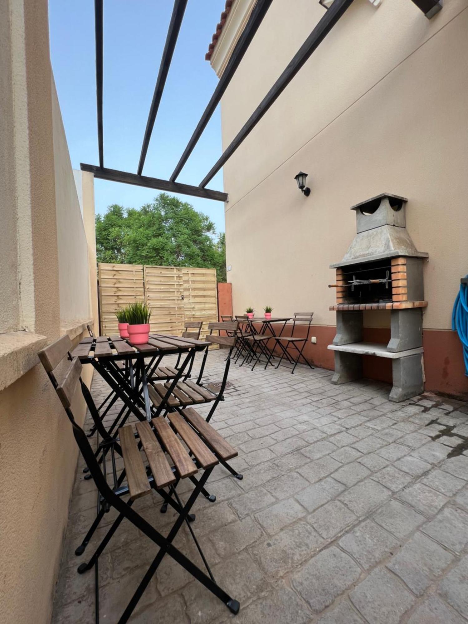 Apartamentos Sevilla Deluxe Rosales Los Rosales  エクステリア 写真