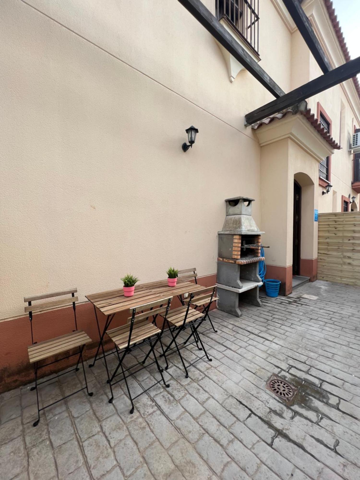 Apartamentos Sevilla Deluxe Rosales Los Rosales  エクステリア 写真